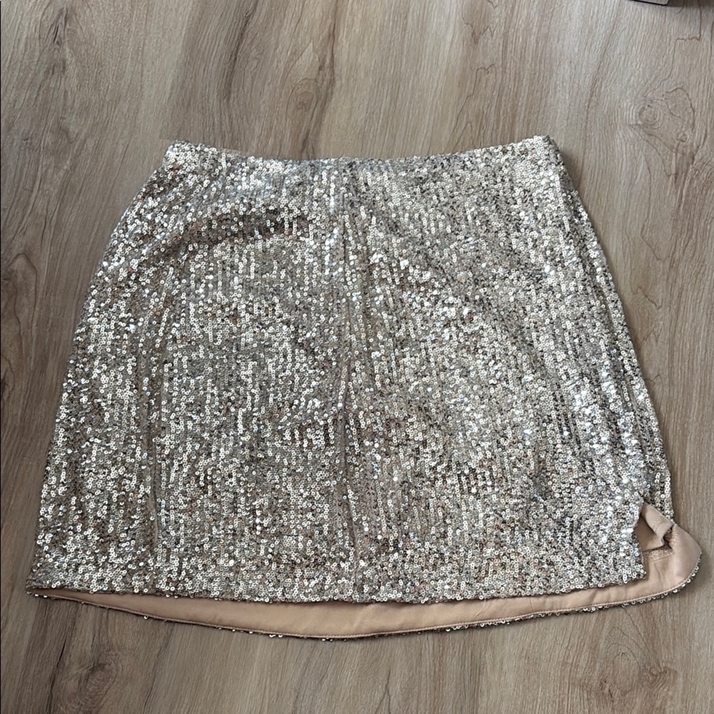 Elegant Silver Sequin Pencil Skirt Size Medium